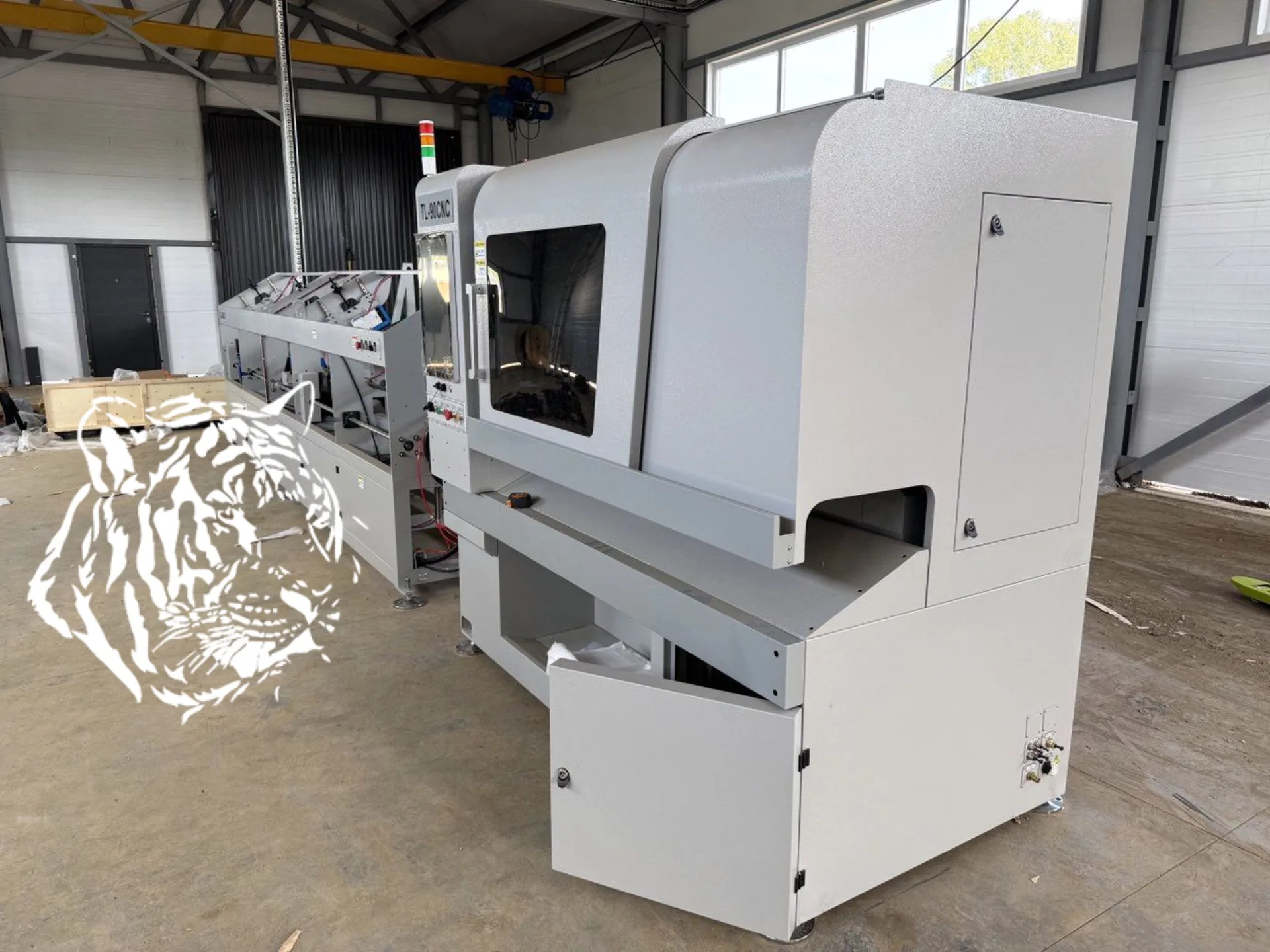 TL-90CNC — высокоскоростной лазерный труборез с ЧПУ