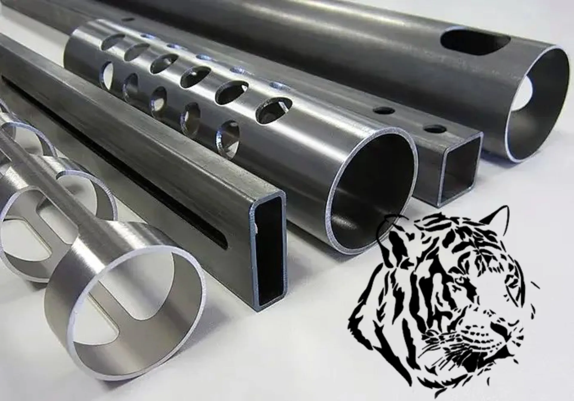 TL-90CNC — высокоскоростной лазерный труборез с ЧПУ